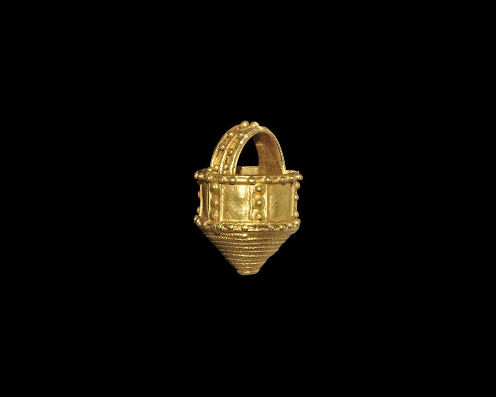 Viking Gold Filigree Bucket Pendant (1 of 1)