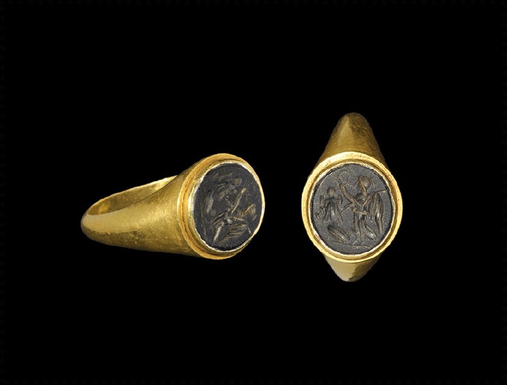 Roman Gold Ring with Victory Intaglio (1 of 1)