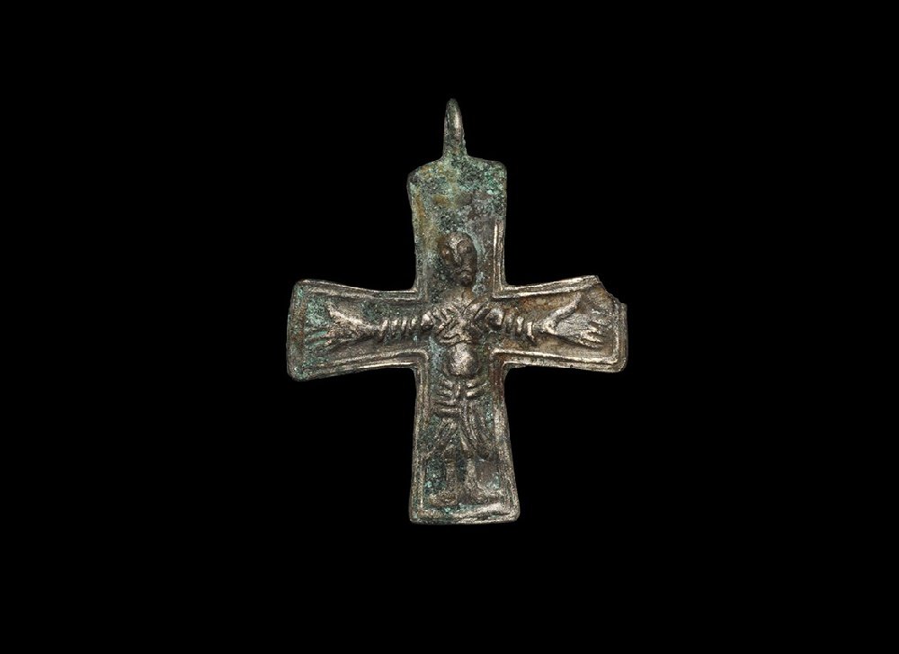 Viking Cross Pendant (1 of 1)