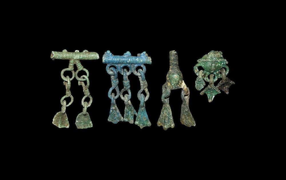 Viking Duck-Foot Pendant Hanger Group (1 of 1)