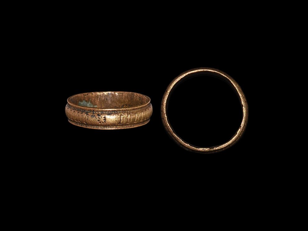 Medieval Barrel-Shaped Finger Ring (1 of 1)
