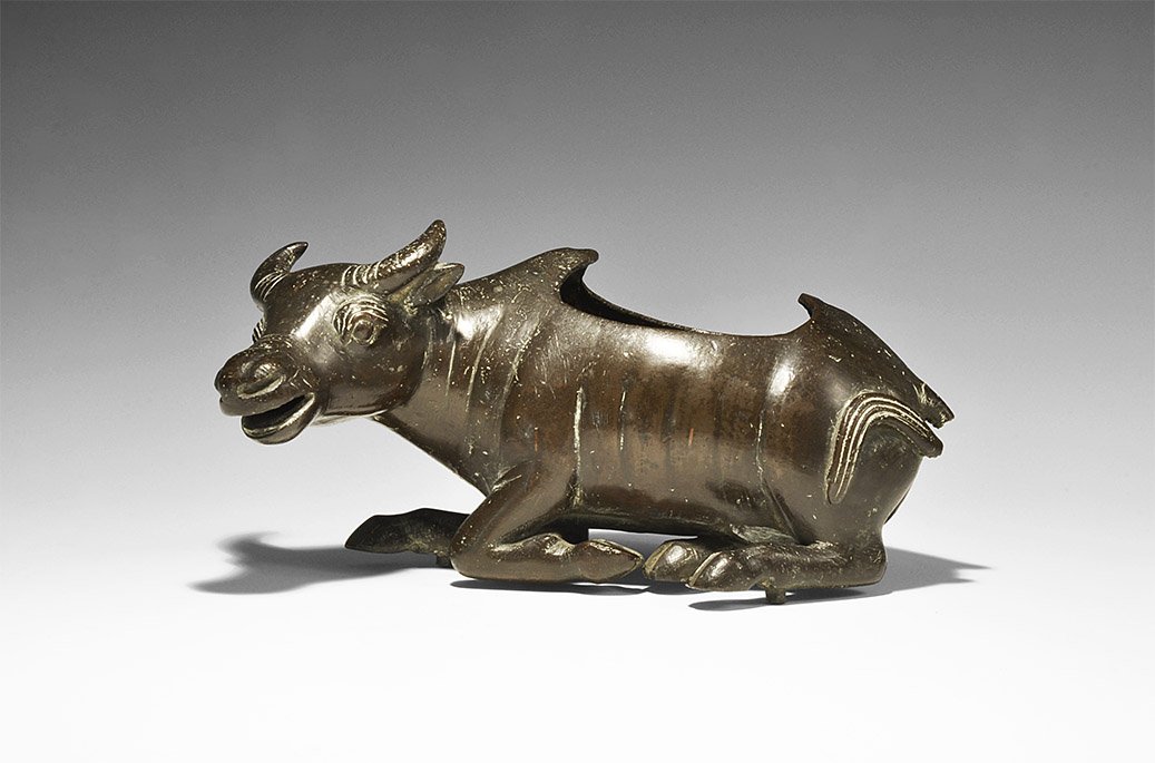 Chinese Han Style Bull Statue (1 of 1)