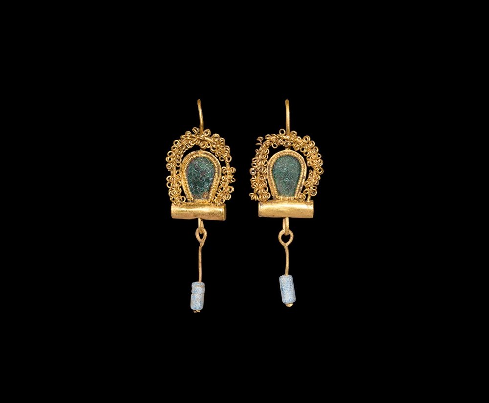 Roman Gold Earring Pair with Chains and Drops (1 of 1)