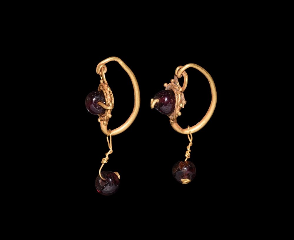 Roman Gold Earrings with Garnets (1 of 1)