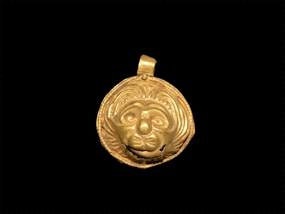 Roman Gold Pendant with Lion's Face (1 of 1)