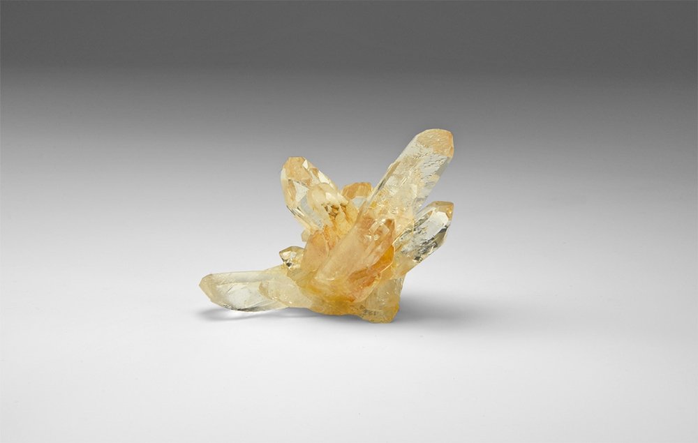 Natural History - Quartz Mineral Specimen. (1 of 1)