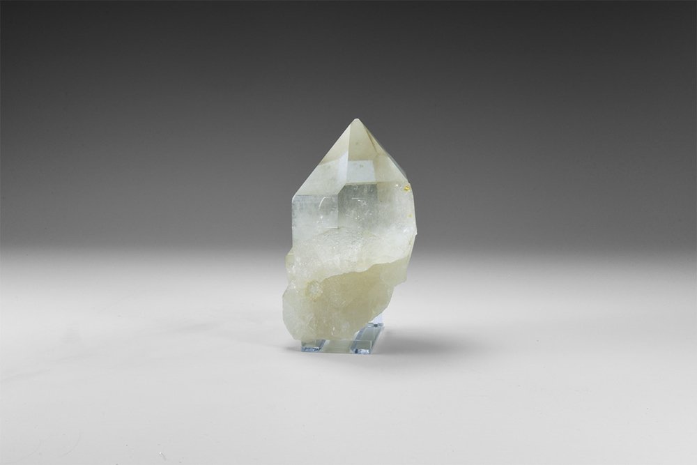 Natural History - Quartz Crystal Mineral Specimen. (1 of 1)