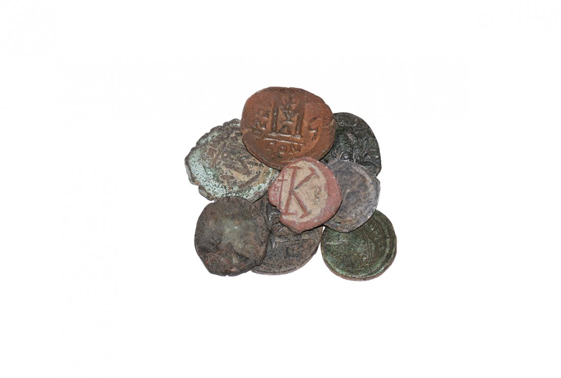 Ancient Byzantine Coins - Mixed Bronzes Group [8]: 6th-7th century AD. Group comprising: folles and fractions; various issues and types. 75 grams total. [8, No Reserve]