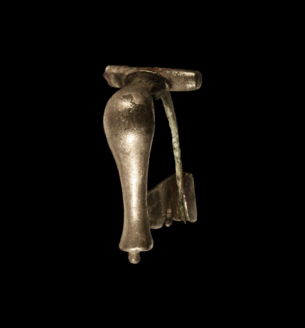 Roman Knee Brooch (1 of 1)