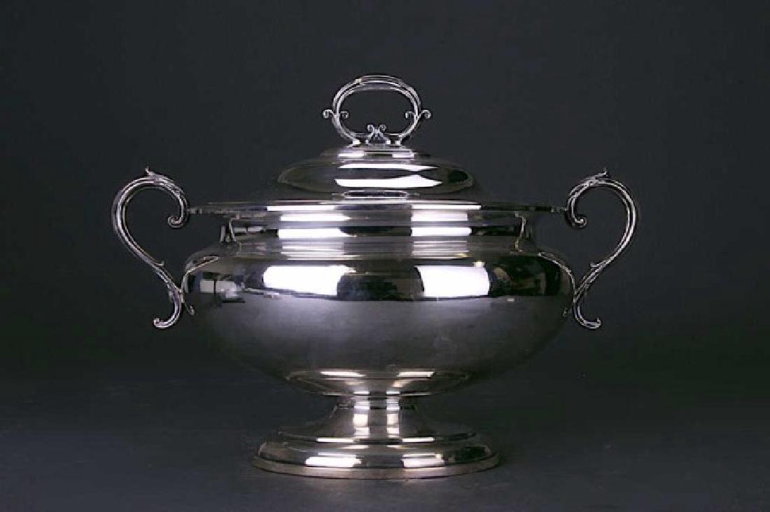 SILVER PLATED LIDDED VESSEL WITH TWO HANDLES (1 of 1)