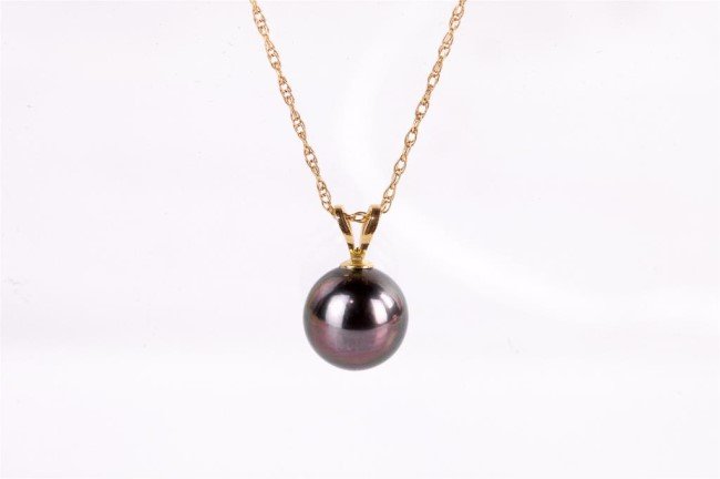 TAHITIAN BLACK PEARL NECKLACE WITH CHAIN: 8.8mm pearl/18'' Chain. Genuine Tahitian.