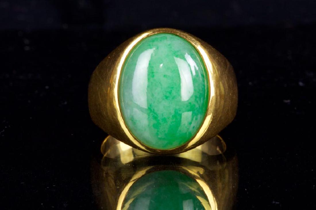 18K GOLD RING WITH BURMESE JADE (1 of 2)
