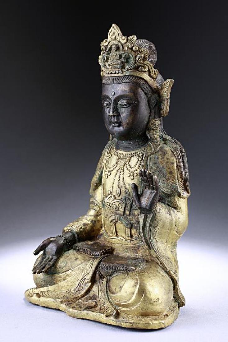 ANTIQUE CHINESE BRONZE FIGURE OF A BUDDHA (1 of 10)