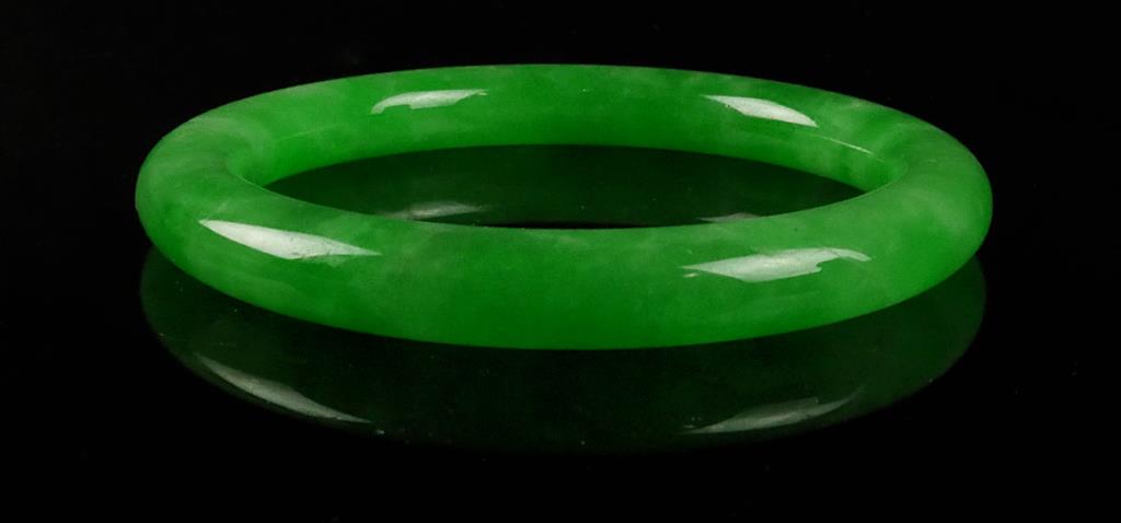 NATURAL JADEITE BANGLE, WITH CERTIFICATE (1 of 2)