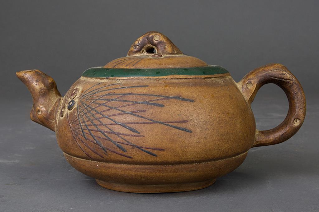 CHINESE POTTERY TEAPOT (1 of 1)