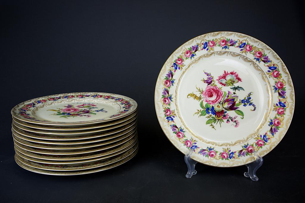 SET OF 12 ROSENTHAL VIENNA PATTERN DINNER PLATES (1 of 2)