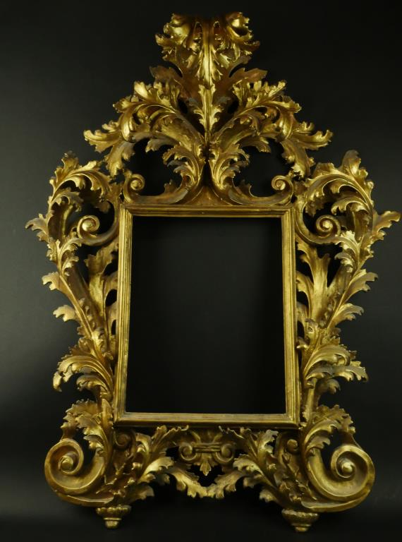 ORNATE GILTWOOD PHOTO FRAME (1 of 2)