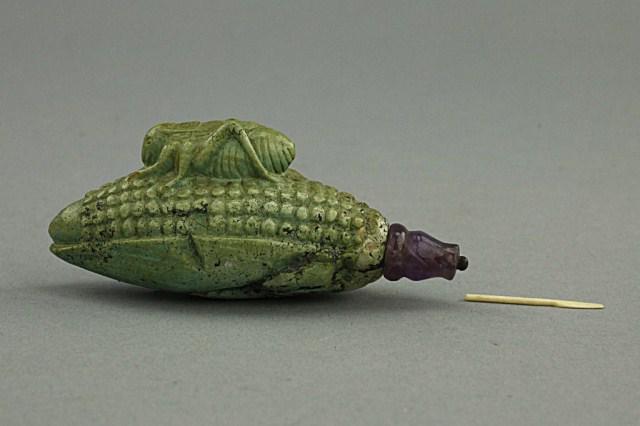 CHINESE CARVED TURQUOISE SNUFF BOTTLE OF A CORN (1 of 2)