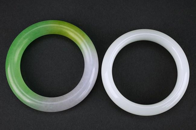 SET OF TWO JADE BANGLES (1 of 2)