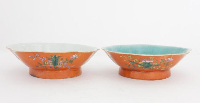 BEAUTIFUL CHINESE FOOTED CORAL FOLIATED DISH (1 of 2)
