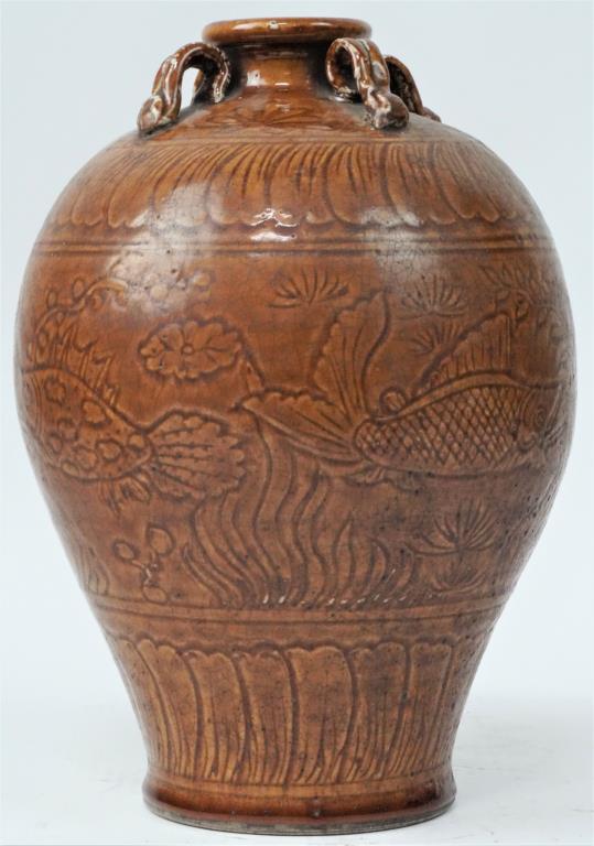 ANTIQUE MAGNIFICENT KOREAN PORCELAIN JAR (1 of 4)