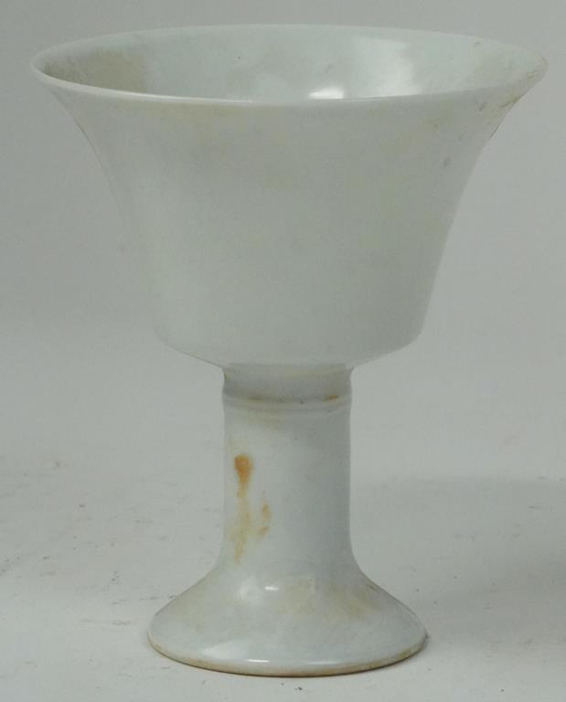 SMALL CHINESE PORCELAIN STEM CUP (1 of 3)