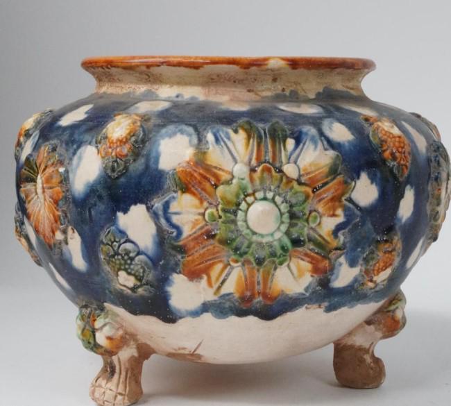 CHINESE MULTICOLOR POTTERY JAR (1 of 3)