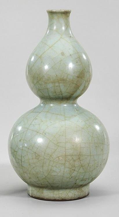 ANTIQUE CHINESE CELADON DOUBLE GOURD VASE (1 of 3)