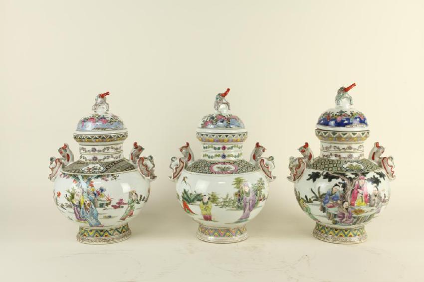 REPUBLIC GARNITURE SET OF CHINESE VASES: Hand-painted porcelain vases. H: 14 1/4 in.