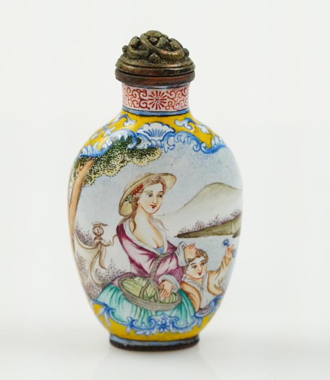 HAND-PAINTED SNUFF BOTTLE (1 of 4)