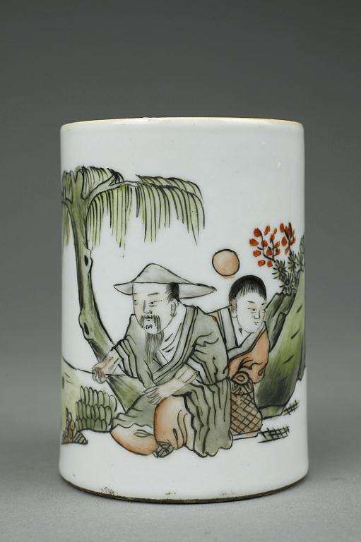 CHINESE FAMILLE ROSE FIGURAL BRUSH POT: H: 4 in.