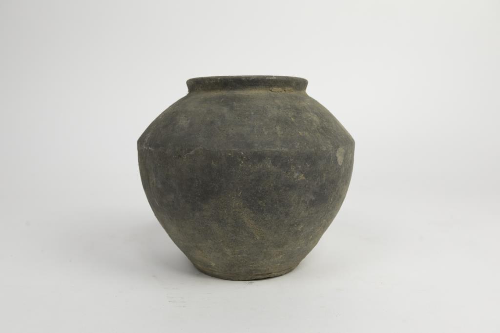 CHINESE POTTERY JAR (1 of 6)