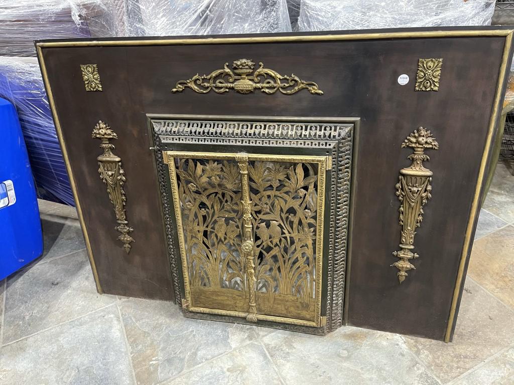 ANTIQUE FIREPLACE HEARTH INSERT SCREEN FENDER (1 of 4)