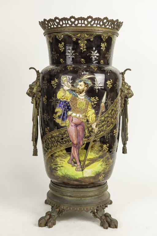 MAGNIFICENT LARGE MAJOLICA VASE (1 of 9)