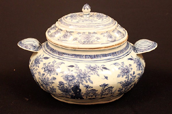 18TH C BLUE AND WHITE CHINESE PORCELAIN TUREEN: 18TH CENTURY BLUE AND WHITE CHINESE PORCELAIN TUREEN, D:11 1/4" x H: 8 1/4", with two handles on a bulbous base and lotus bud finial on cover, hand-painted with chrysanthemums, deer, and scroll and ke