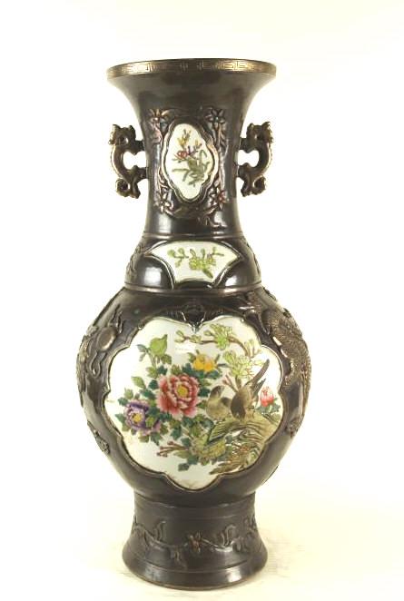 UNUSUAL CHINESE GREEN GLAZED DOUBLE HANDLED VASE (1 of 4)