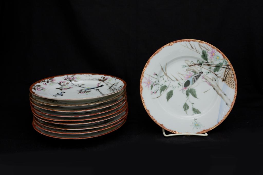 SET OF TEN JAPANESE PLATES WITH BIRD MOTIF: Three character mark of Yamada to the bottom. D: 8 3/8 in.