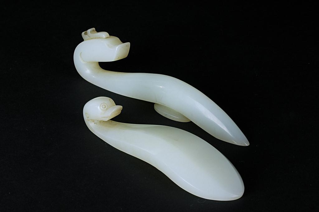 TWO CHINESE WHITE JADE DRESS HOOKS (1 of 7)