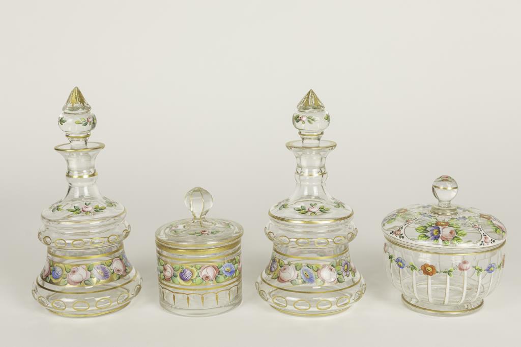 GROUP OF FOUR GLASS ITEMS (1 of 12)