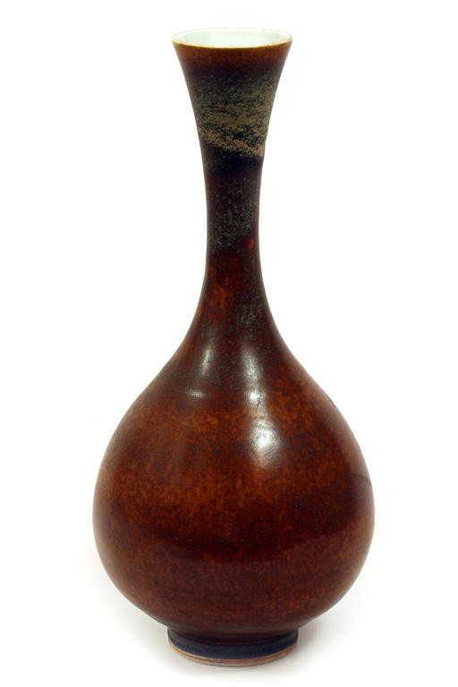 ANTIQUE CHINESE BOTTLE NECK BROWN PORCELAIN VASE: H: 12", with blue Ch'ien Lung mark on the base
