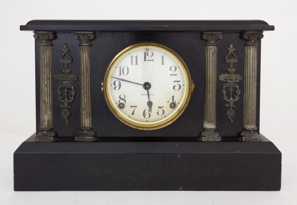 BLACK WOOD INGRAHAM MANTEL CLOCK (1 of 4)