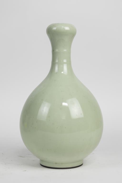 CHINESE CELADON GARLIC HEAD VASE (1 of 5)