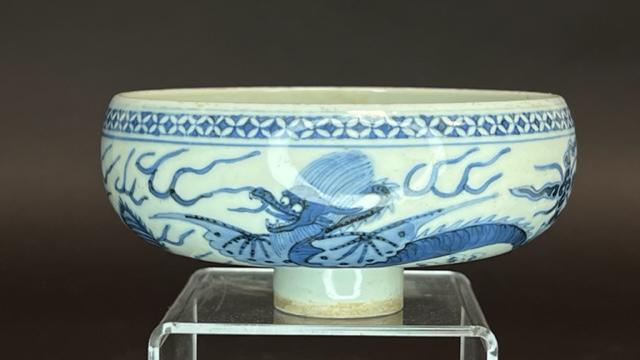 CHINESE BLUE AND WHITE STEM BOWL (1 of 5)