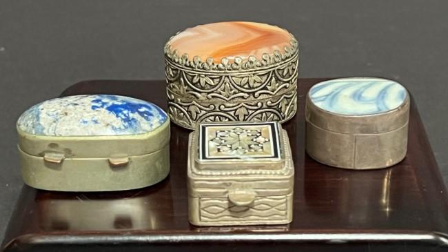 GROUP OF FOUR BEAUTIFUL SMALL PILL BOXES (1 of 3)