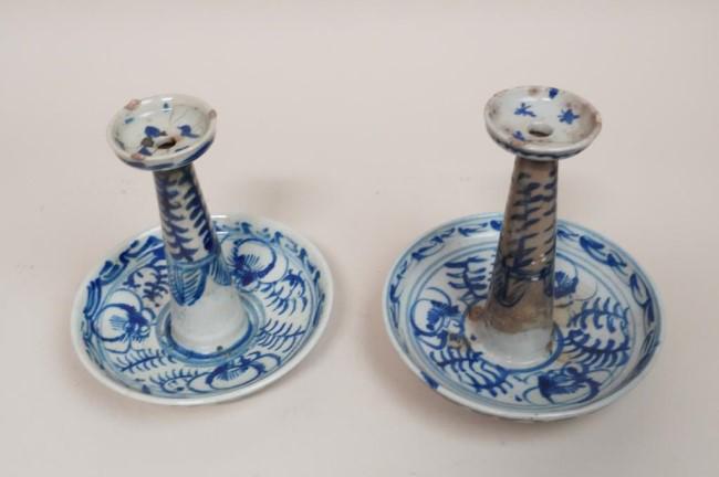 PAIR OF CHINESE BLUE & WHITE CANDLESTICKS (1 of 3)