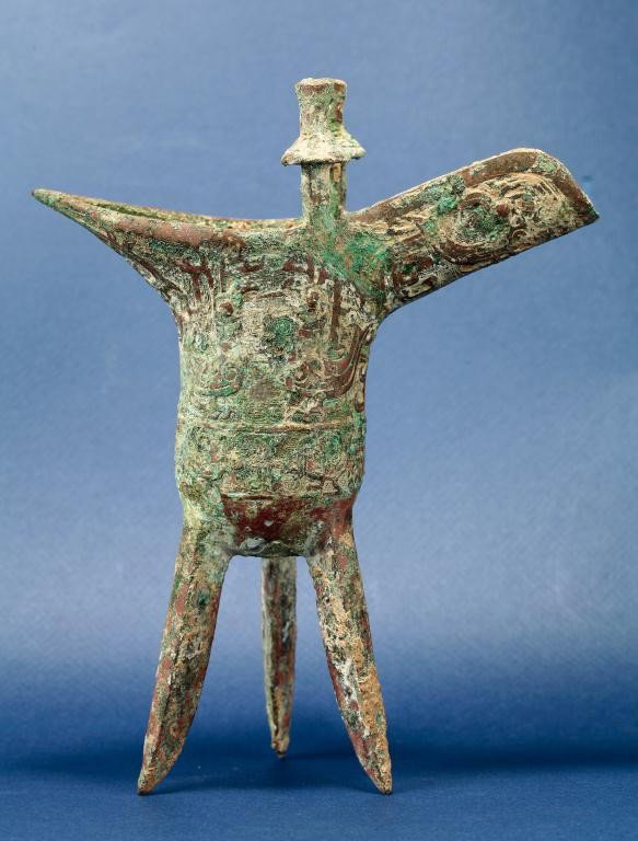 CHINESE WINE VESSEL, HAN DYNASTY LIKE: H: 8 1/8 in.(20.8cm),