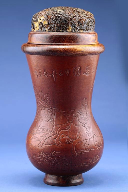 WOODEN DOUBLE GOURD DICE SHAKER: with openwork lattice amber cover, H: 8 3/4 in.(22cm)