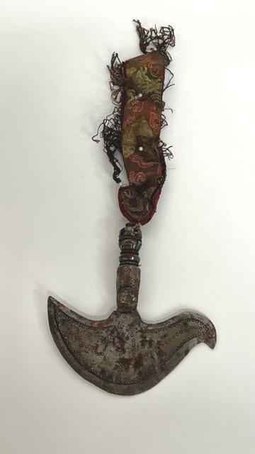 CHINESE DAGGER WITH HANGING TASSEL (1 of 5)
