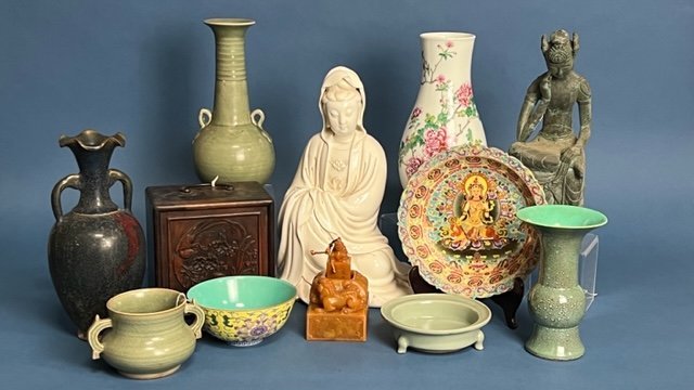 AUCTION COVER2 (1 of 1)