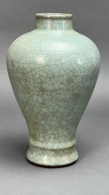 CHINESE CELADON CRACKLEWARE VASE (1 of 6)